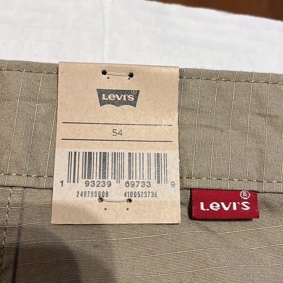 NWT-Levi’s-469 carrier cargo shorts-54-Tan-big and tall-sits below waist shorts. - Picture 12 of 16